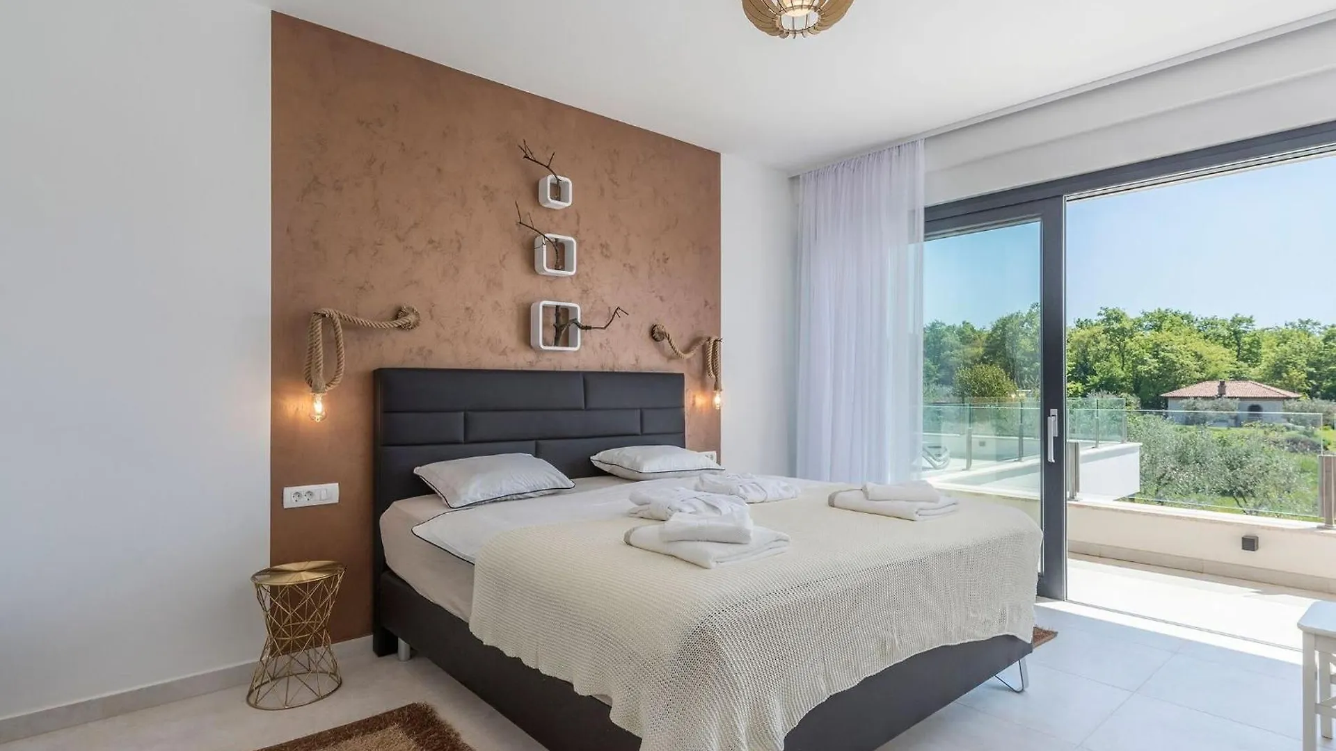 Modern Holiday Home In Novigrad With Swimming Pool Buzinija