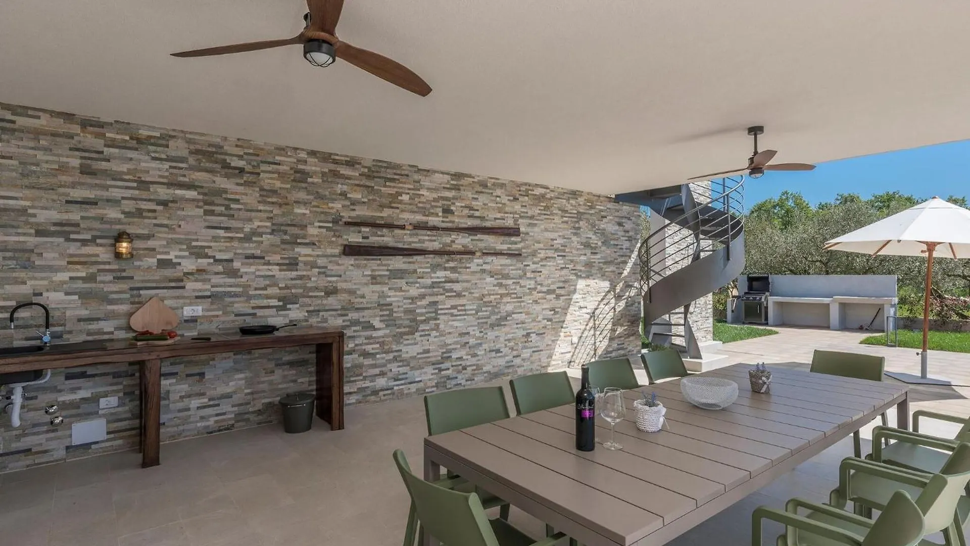 Modern Holiday Home In Novigrad With Swimming Pool Buzinija