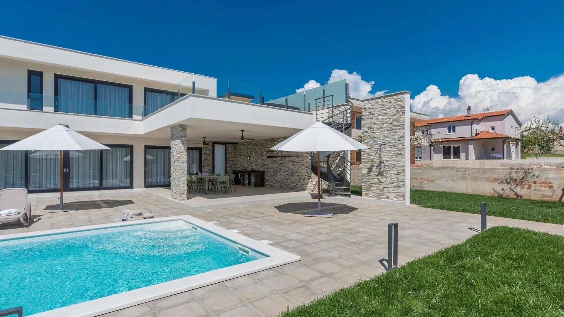 Modern Holiday Home In Novigrad With Swimming Pool Buzinija
