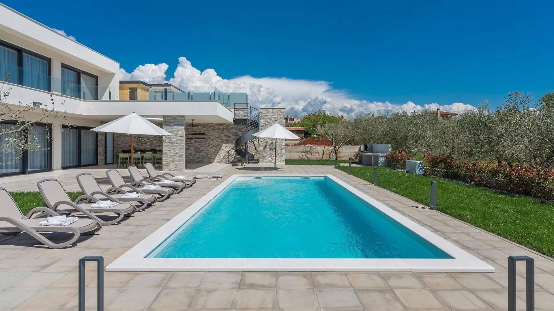 Modern Holiday Home In Novigrad With Swimming Pool Buzinija 0*,  Croatia