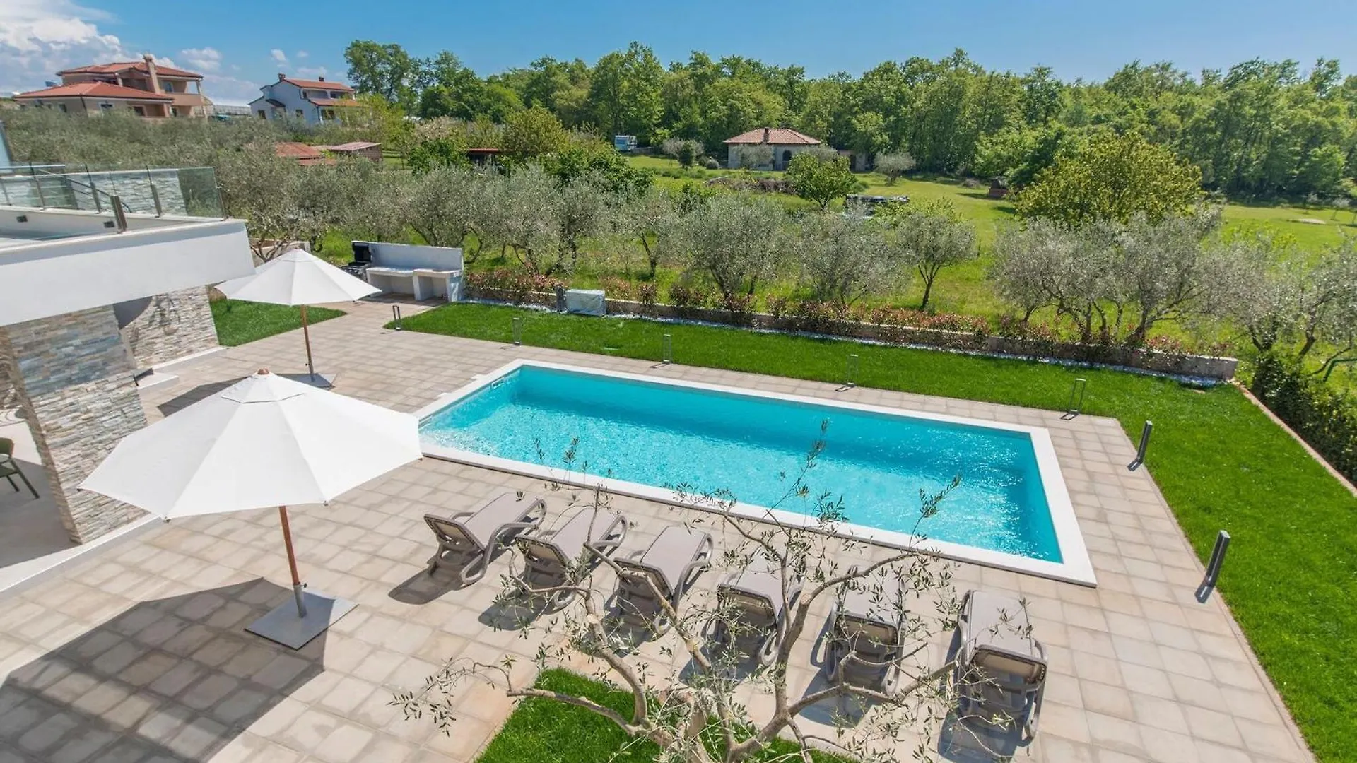 Modern Holiday Home In Novigrad With Swimming Pool Buzinija